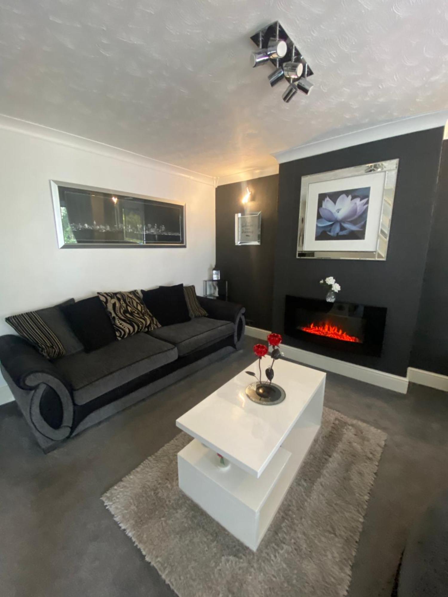 The Brook House - Spacious 3 Bed Home From Home In Burton Dış mekan fotoğraf