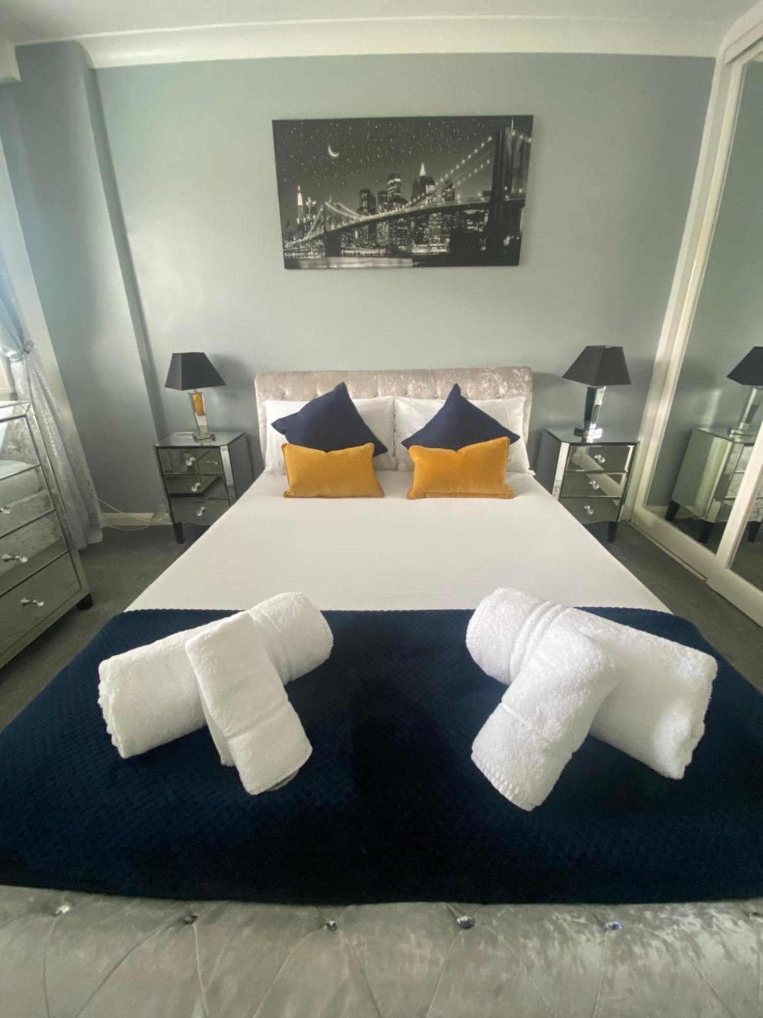 The Brook House - Spacious 3 Bed Home From Home In Burton Dış mekan fotoğraf