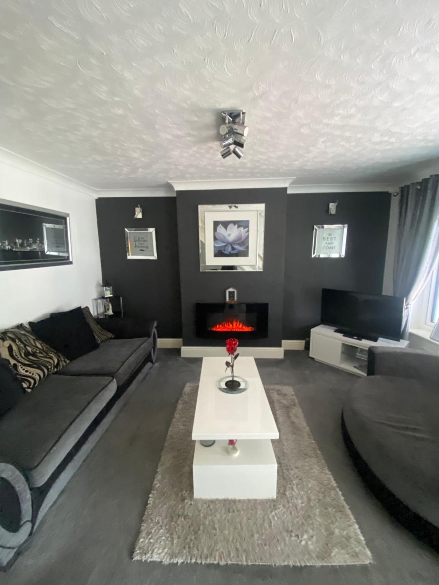 The Brook House - Spacious 3 Bed Home From Home In Burton Dış mekan fotoğraf
